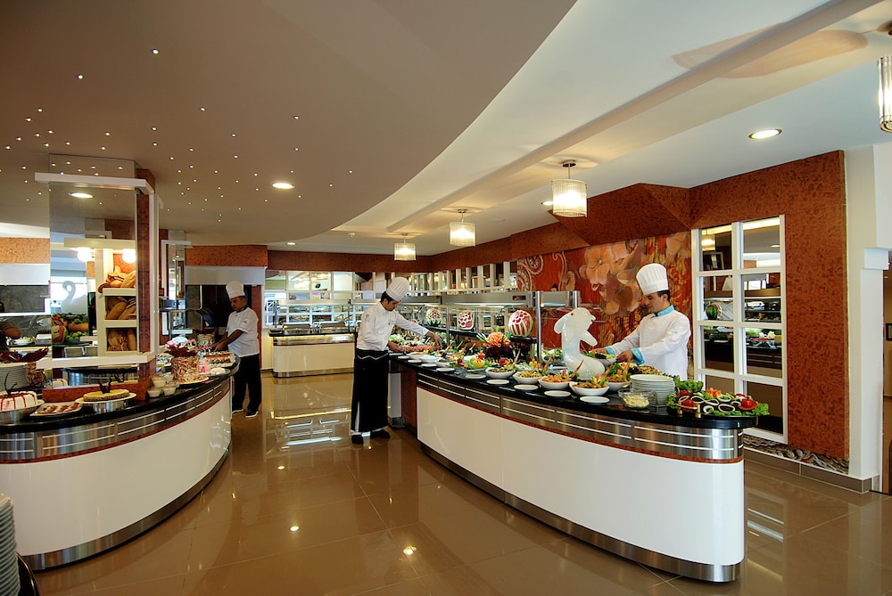 Grand Okan Hotel — Restaurant & bars in Alanya