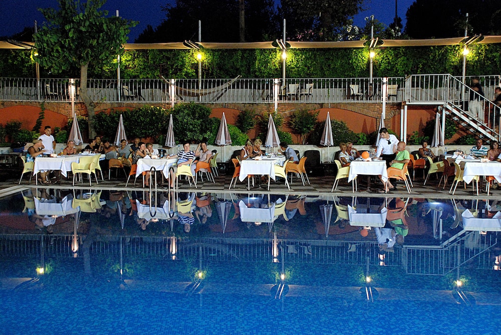 Grand Okan Hotel — Restaurant & bars in Alanya