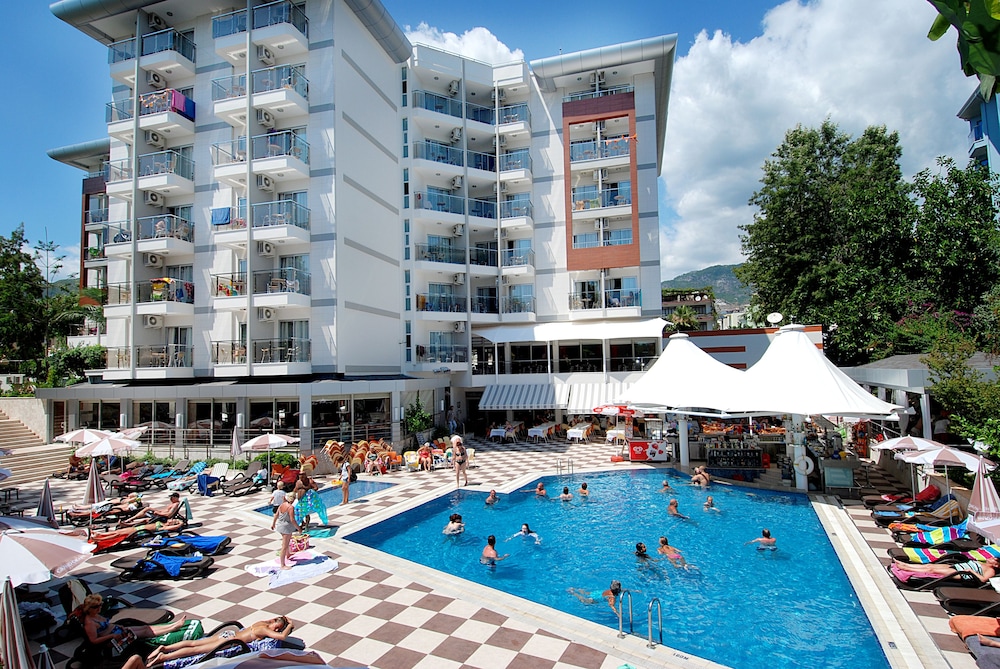 Grand Okan Hotel — Main photo in Alanya