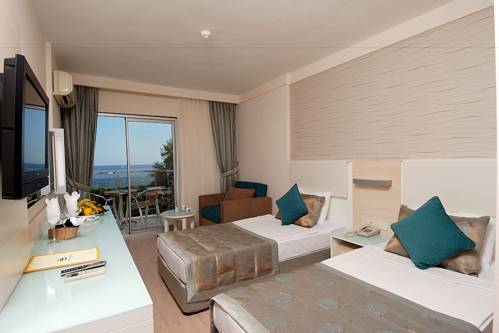 Grand Okan Hotel — Hotel rooms in Alanya