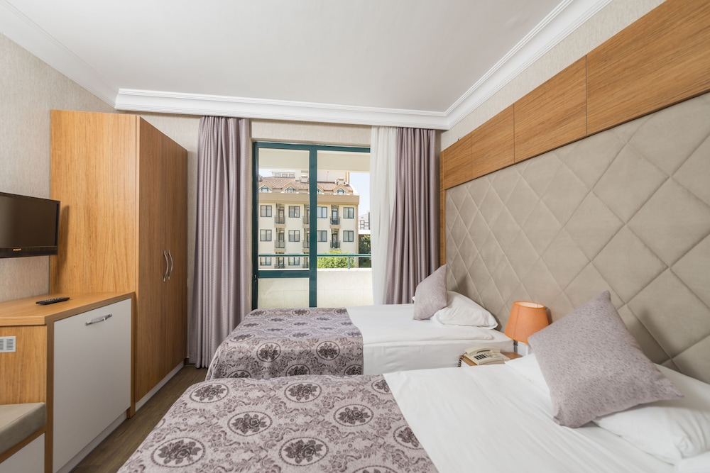 Grand Seker Hotel - All Inclusive — Hotel rooms in Side