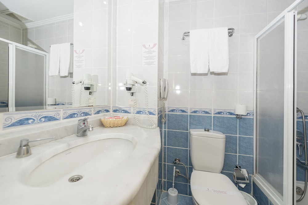 Grand Seker Hotel - All Inclusive — Hotel rooms in Side