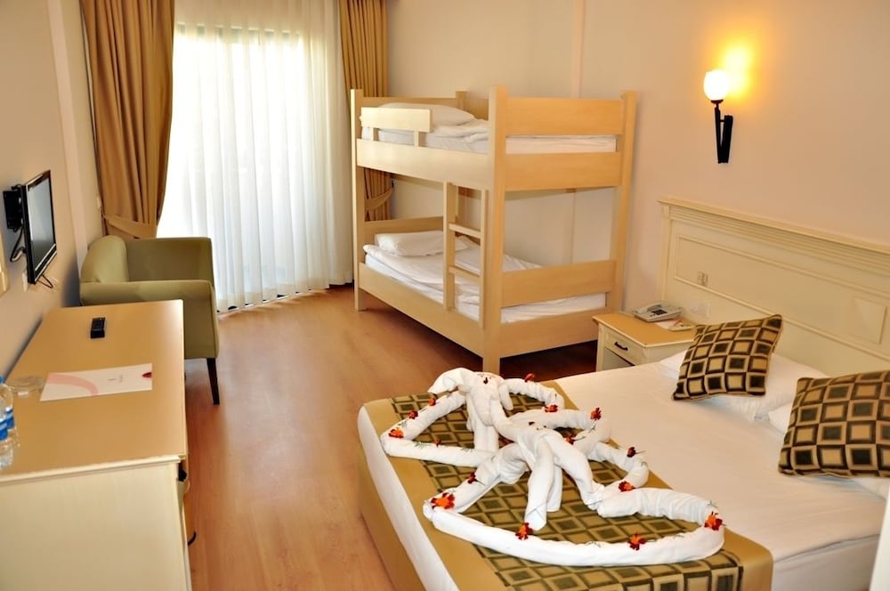 Grand Seker Hotel - All Inclusive — Hotel rooms in Side