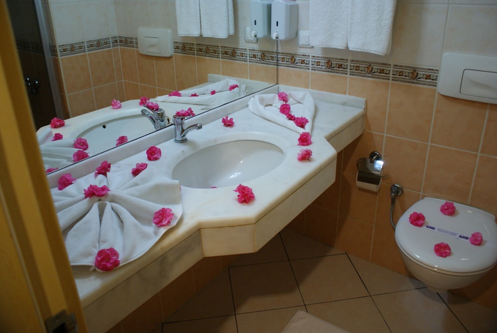 Grand Viking Hotel - All Inclusive — Hotel rooms in Kemer