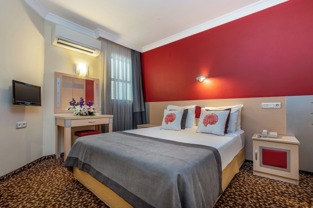 Grand Viking Hotel - All Inclusive — Hotel rooms in Kemer