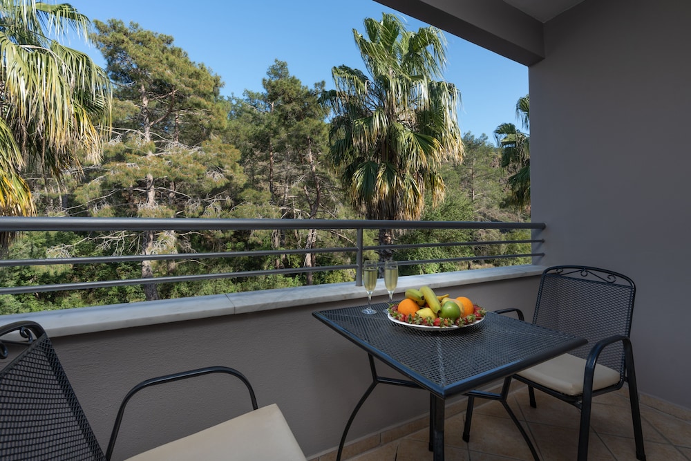 Grand Viking Hotel - All Inclusive — Hotel rooms in Kemer