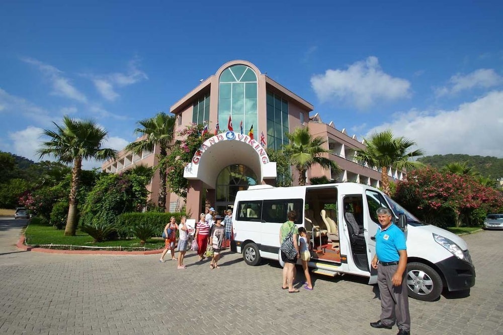 Grand Viking Hotel - All Inclusive — Hotel building in Kemer