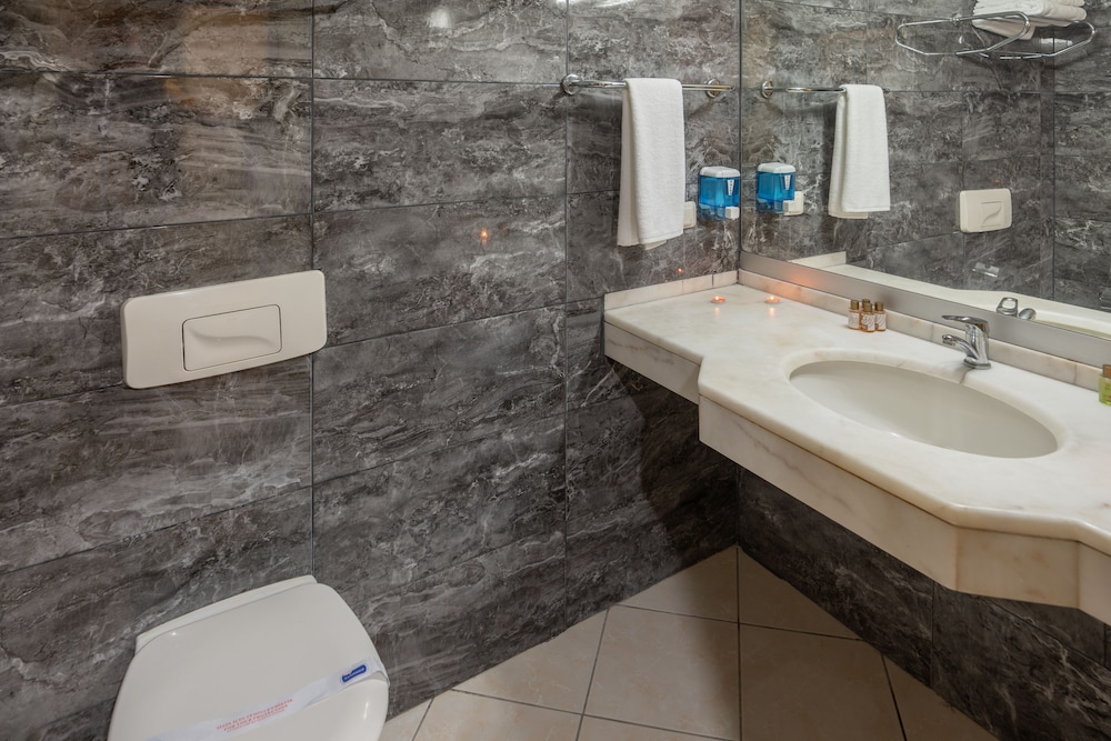 Grand Viking Hotel - All Inclusive — Hotel rooms in Kemer