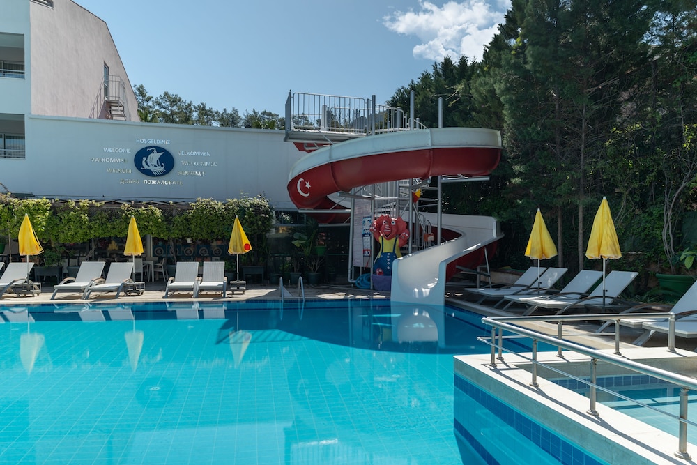 Grand Viking Hotel - All Inclusive — Swimming pool in Kemer