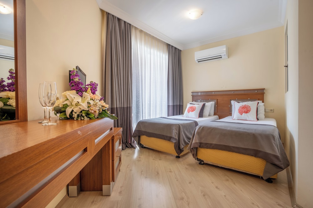 Grand Viking Hotel - All Inclusive — Hotel rooms in Kemer
