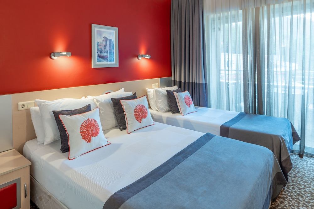 Grand Viking Hotel - All Inclusive — Hotel rooms in Kemer