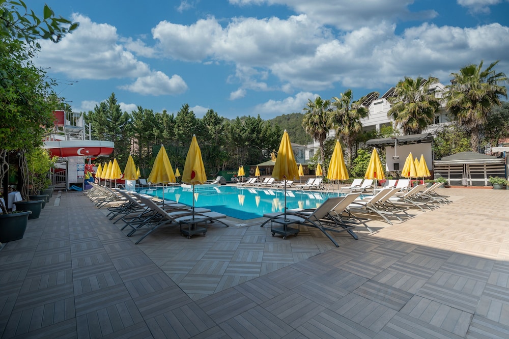Grand Viking Hotel - All Inclusive — Swimming pool in Kemer
