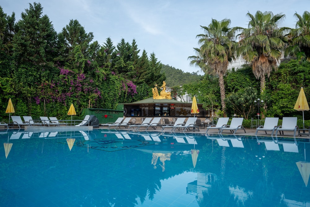 Grand Viking Hotel - All Inclusive — Swimming pool in Kemer
