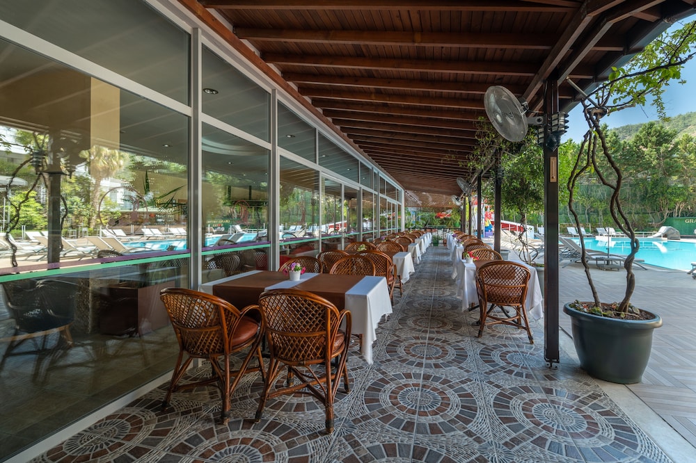 Grand Viking Hotel - All Inclusive — Restaurant & bars in Kemer
