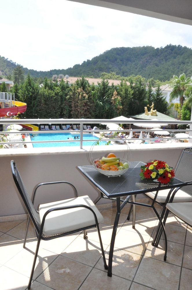 Grand Viking Hotel - All Inclusive — Swimming pool in Kemer