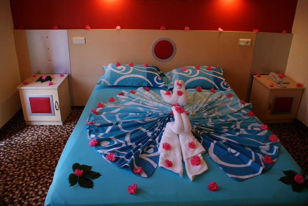 Grand Viking Hotel - All Inclusive — Hotel rooms in Kemer