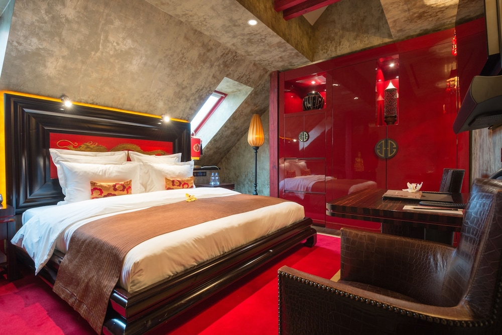 Buddha-Bar Hotel Prague — Hotel rooms in Prague, Prague