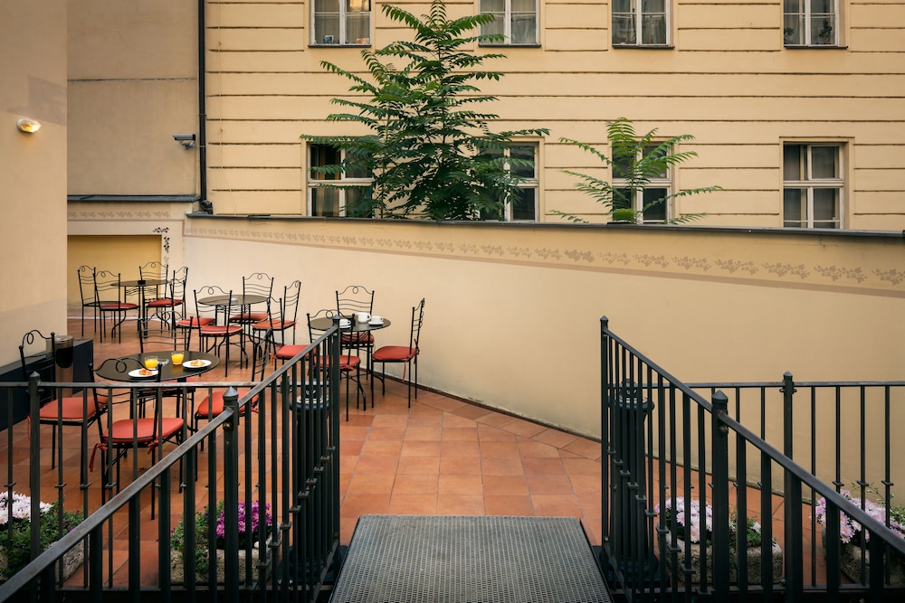 Hotel Caesar Prague — Restaurant & bars in Prague, Prague