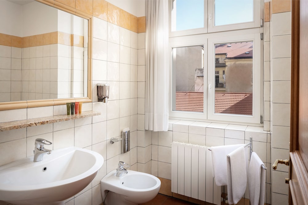 Hotel Caesar Prague — Hotel rooms in Prague, Prague