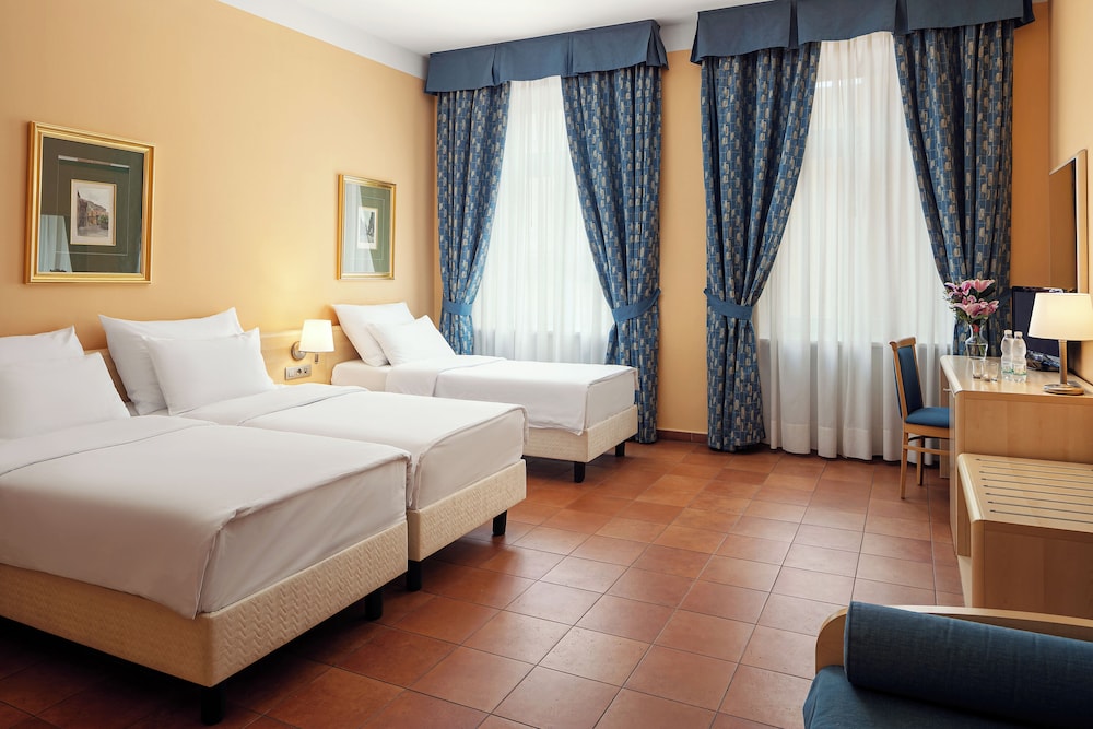 Hotel Caesar Prague — Hotel rooms in Prague, Prague