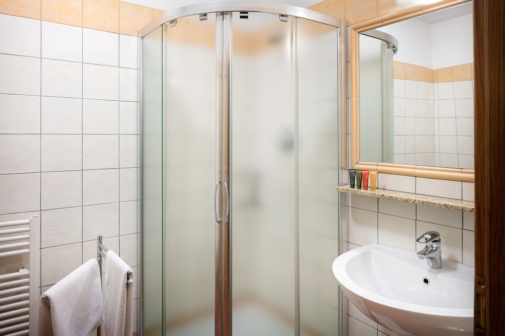 Hotel Caesar Prague — Hotel rooms in Prague, Prague
