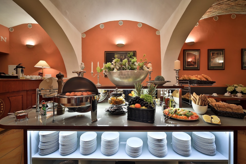 Hotel Carlton — Restaurant & bars in Prague, Prague