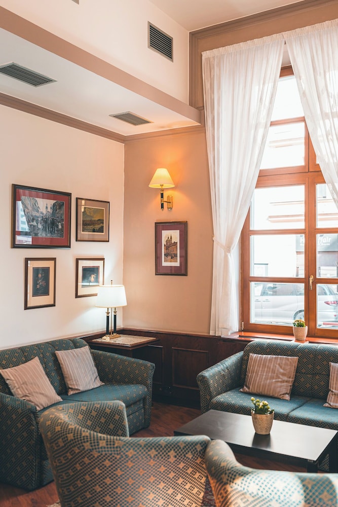 Hotel Carlton — Hotel rooms in Prague, Prague