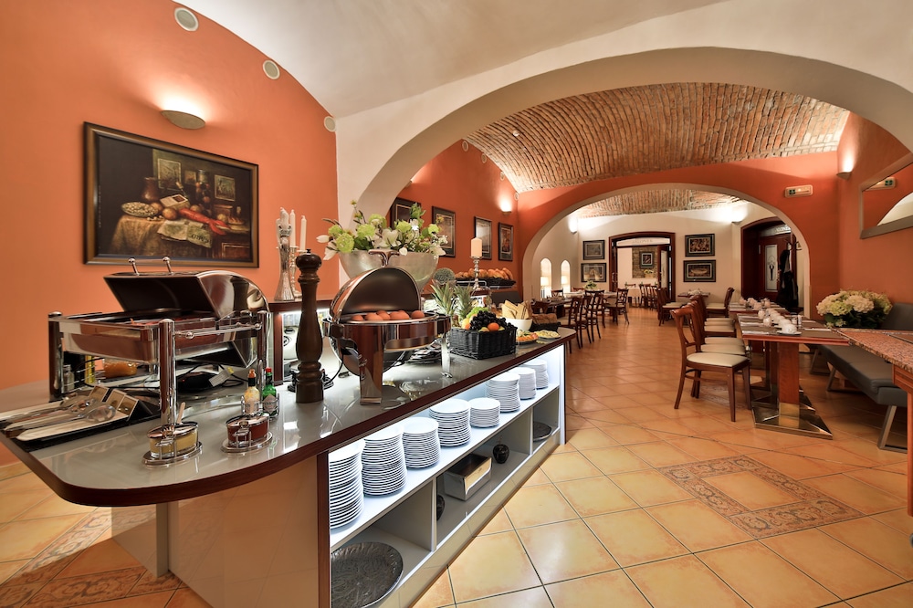 Hotel Carlton — Restaurant & bars in Prague, Prague