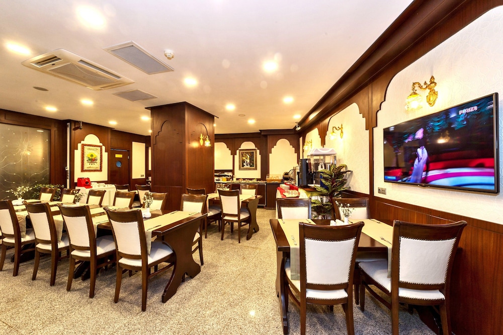 Gulhanepark Hotel & Spa — Restaurant & bars in Istanbul, Istanbul