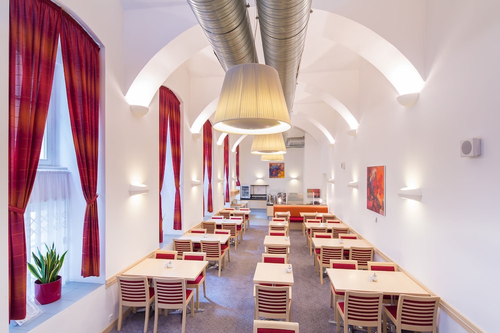 Hotel Exe City Park — Restaurant & bars in Prague, Prague