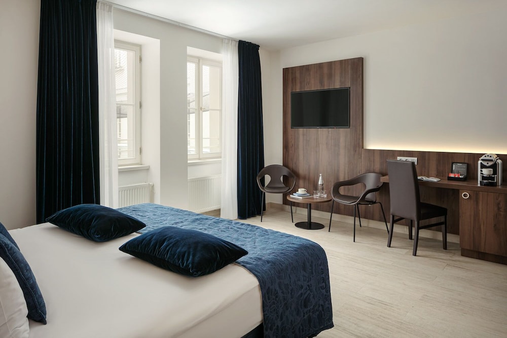 Michelangelo Grand Hotel Prague — Hotel rooms in Prague, Prague