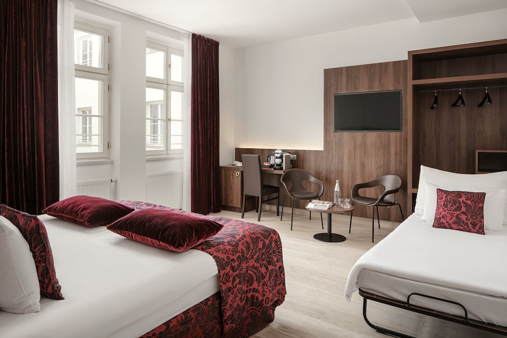 Michelangelo Grand Hotel Prague — Hotel rooms in Prague, Prague