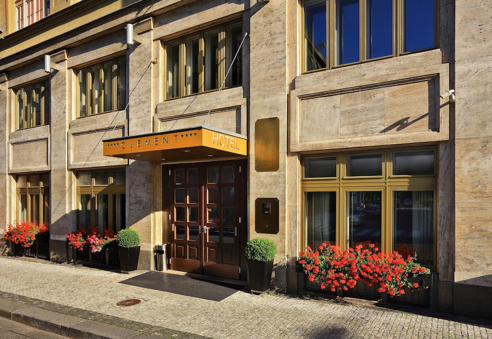 Hotel Clement