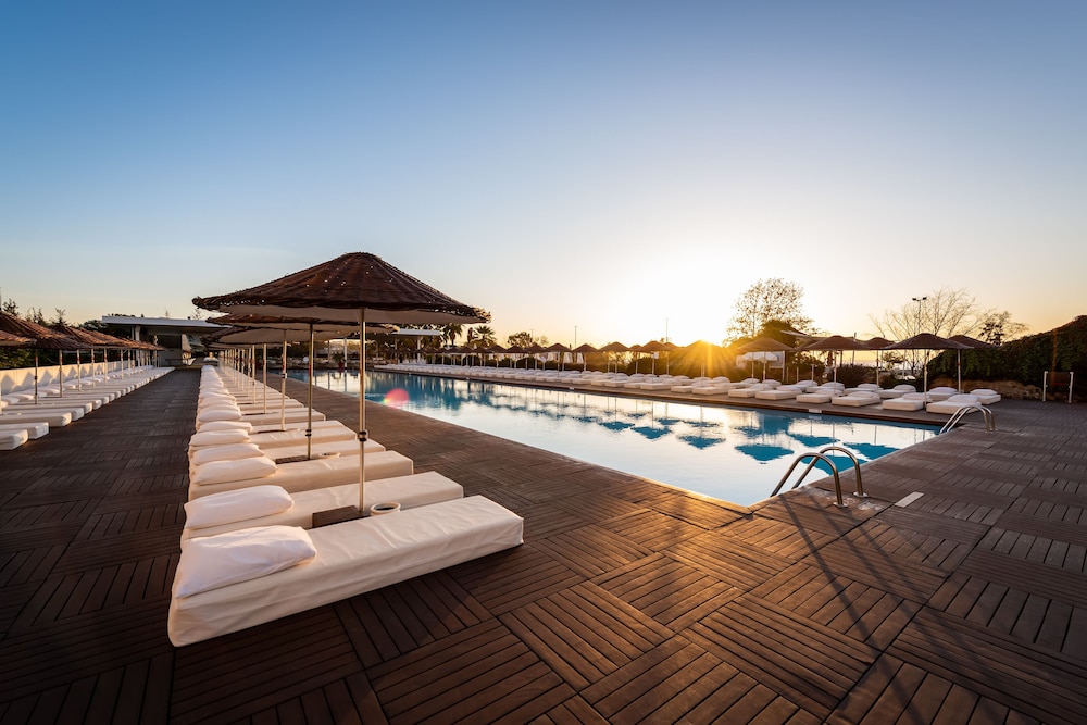 Hotel SU & Aqualand — Swimming pool in Antalya
