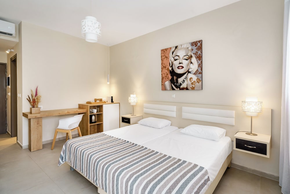 Axos Hotel — Hotel rooms in Rethymnon