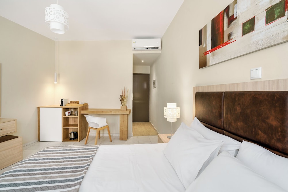 Axos Hotel — Hotel rooms in Rethymnon