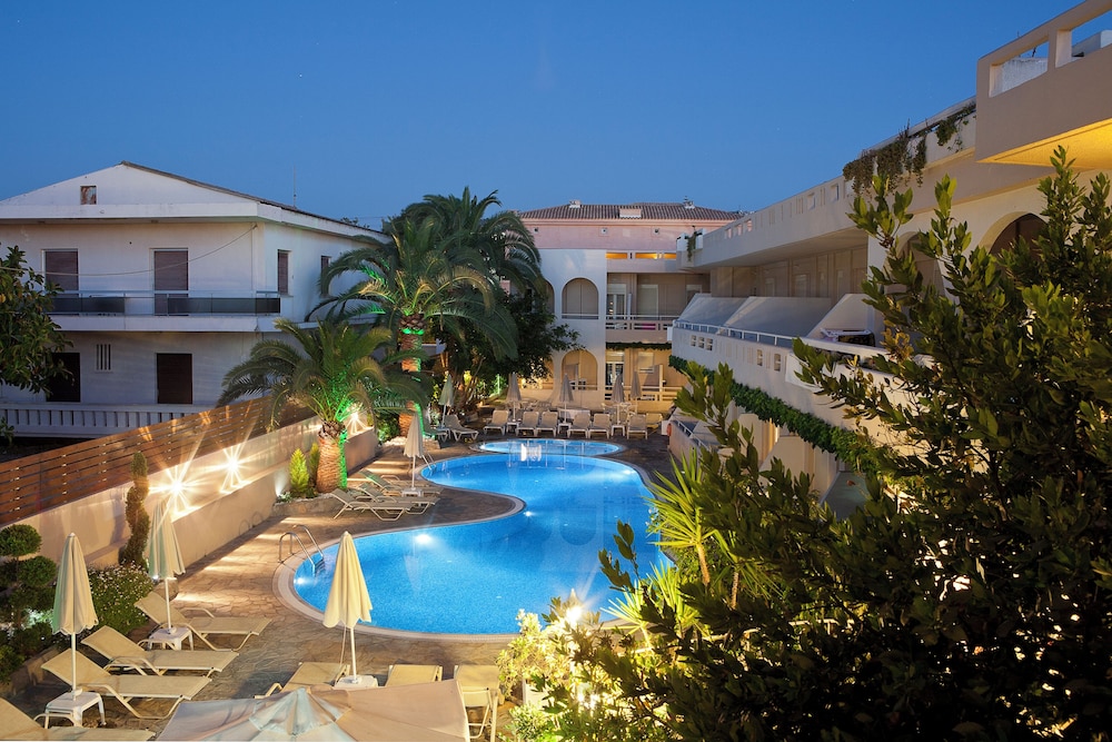Axos Hotel — Swimming pool in Rethymnon