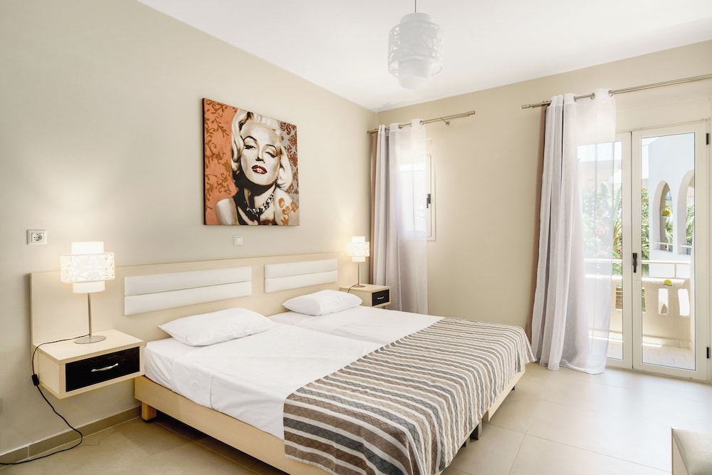 Axos Hotel — Hotel rooms in Rethymnon