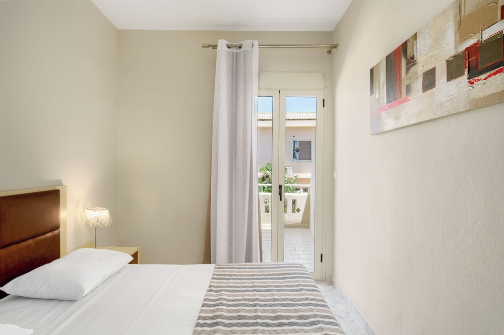Axos Hotel — Hotel rooms in Rethymnon
