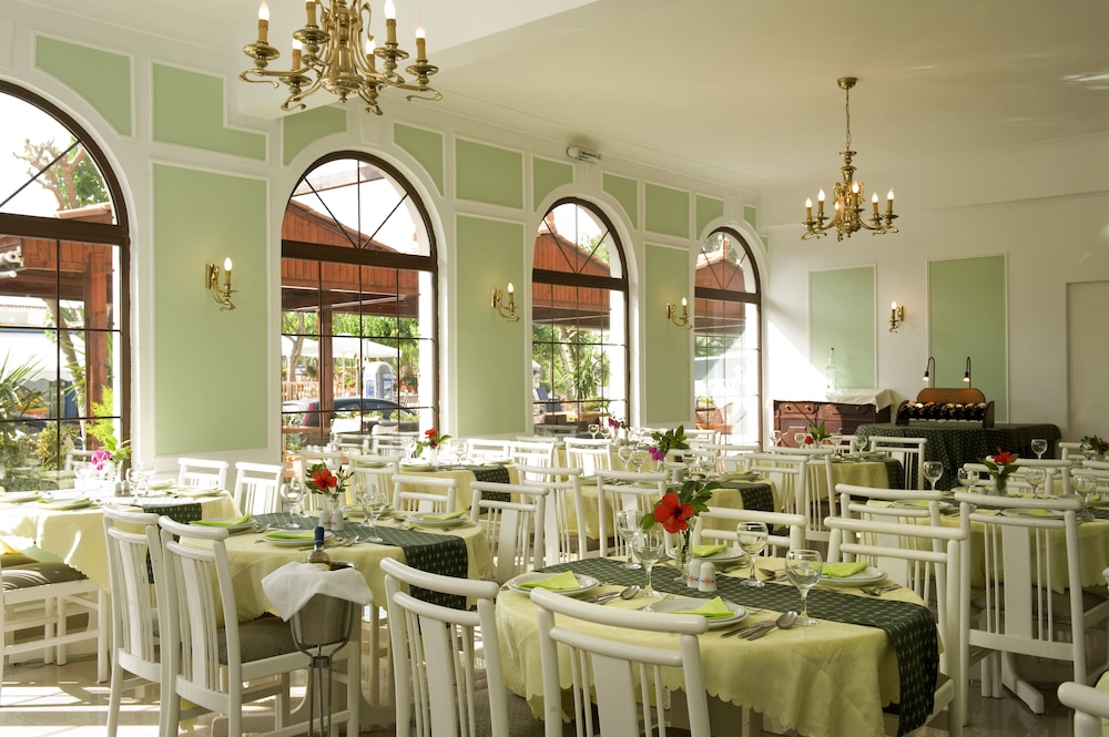 Axos Hotel — Restaurant & bars in Rethymnon