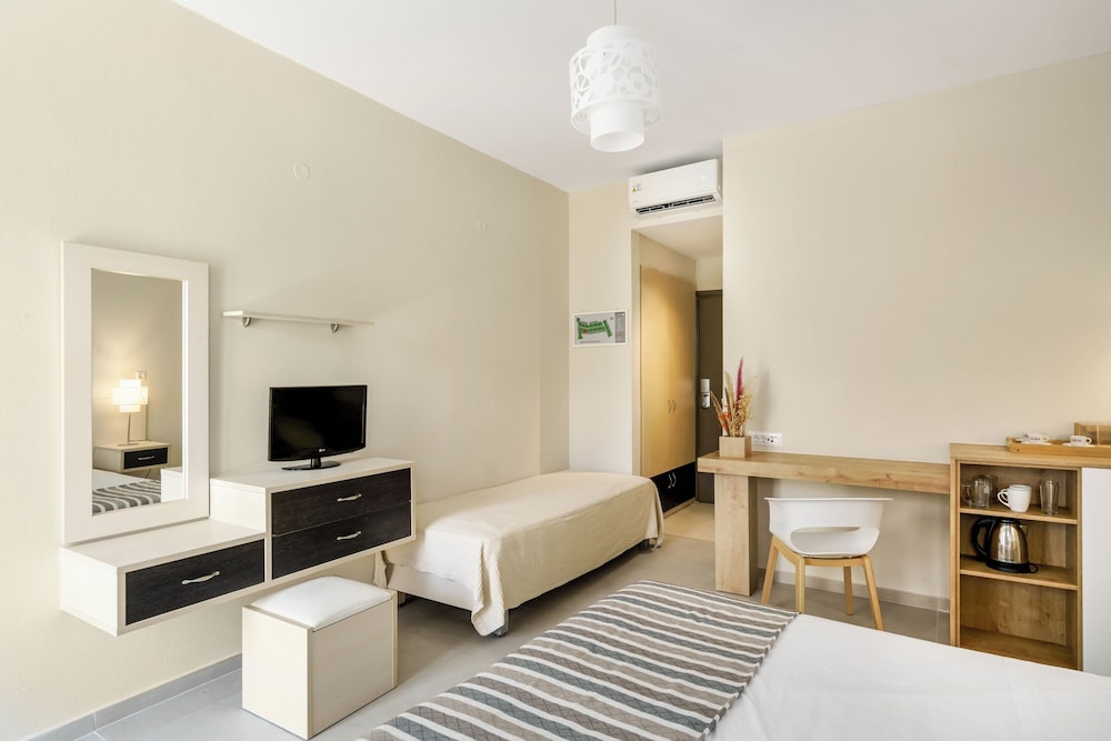 Axos Hotel — Hotel rooms in Rethymnon