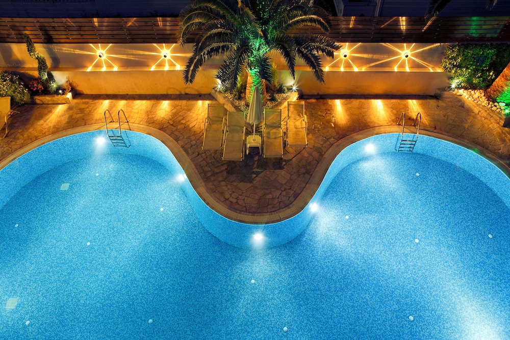 Axos Hotel — Swimming pool in Rethymnon