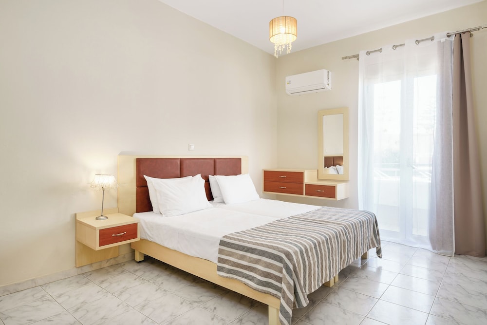 Axos Hotel — Hotel rooms in Rethymnon