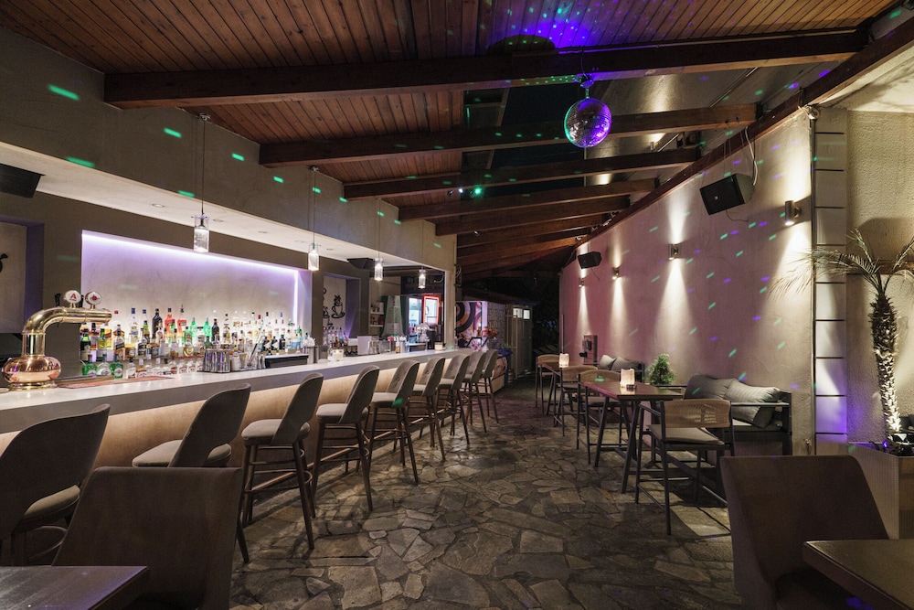 Axos Hotel — Restaurant & bars in Rethymnon