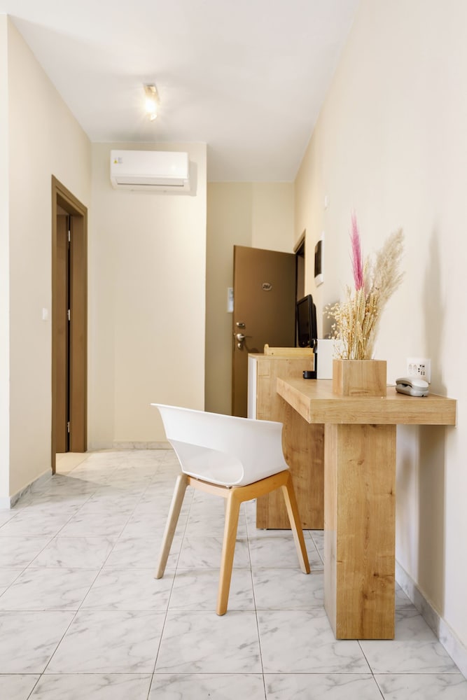 Axos Hotel — Hotel rooms in Rethymnon
