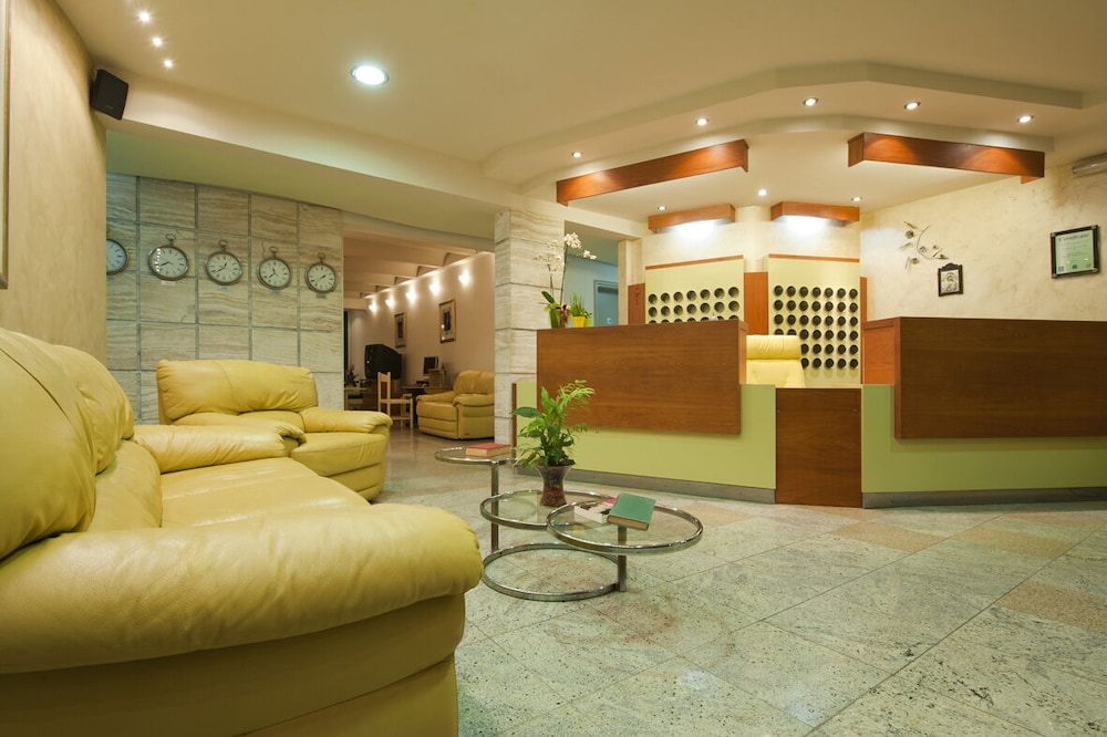 Axos Hotel — Hotel building in Rethymnon