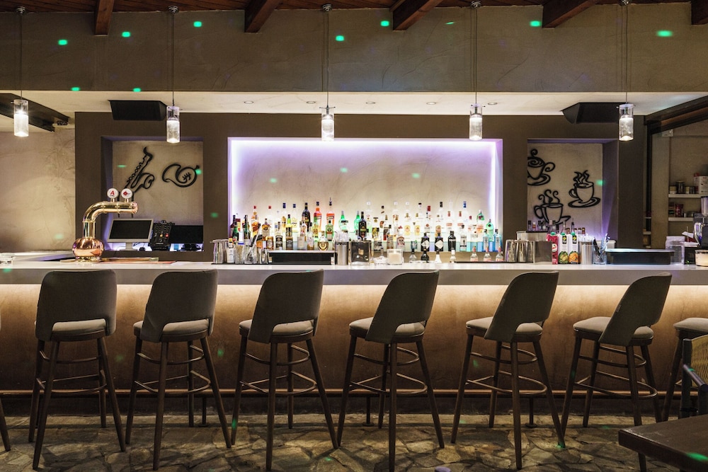 Axos Hotel — Restaurant & bars in Rethymnon