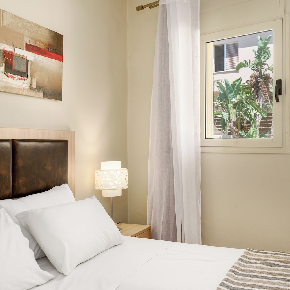 Axos Hotel — Hotel rooms in Rethymnon