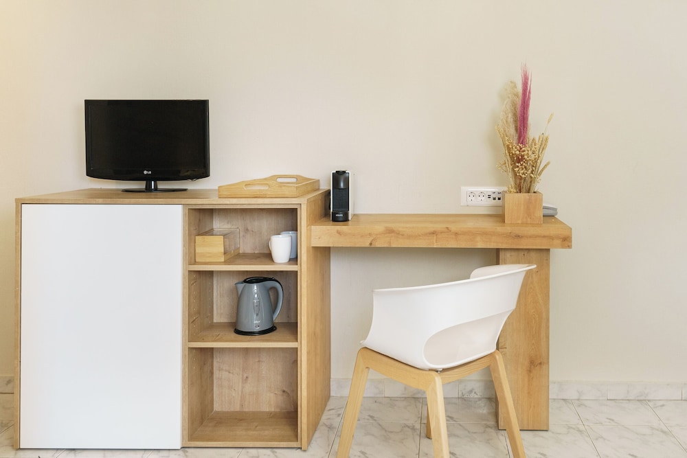Axos Hotel — Hotel rooms in Rethymnon
