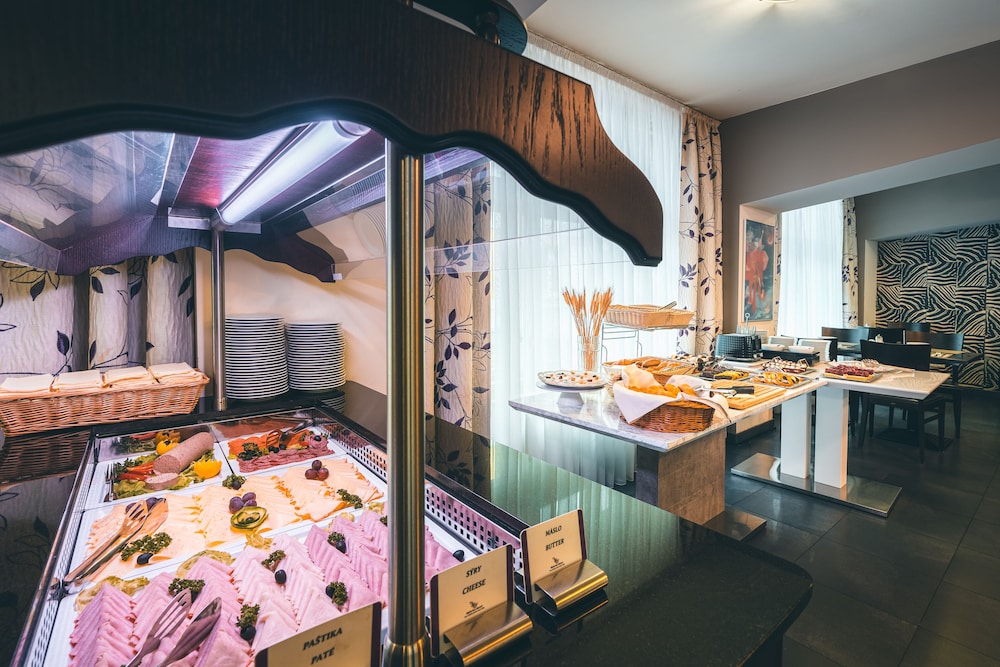 Hotel Elysee — Restaurant & bars in Prague, Prague